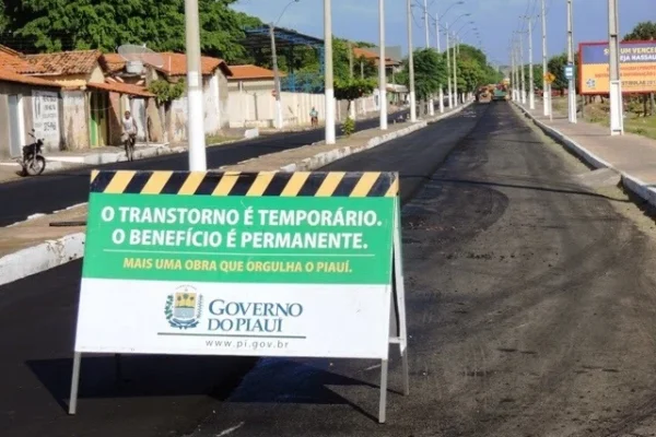 Governo do Piauí vai calçar de novo a avenida Armando Cajubá em Parnaíba.