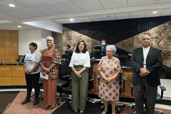 Na capital do Piauí igreja católica aponta crescimento da população de rua.