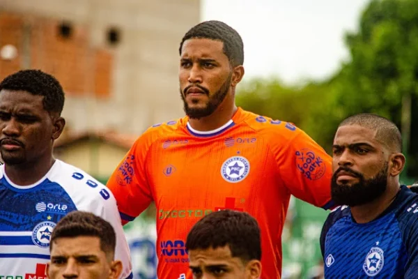 Goleiro do Parnahyba tem suspeita de infarto e clube veta atleta de jogo decisivo no estadual.