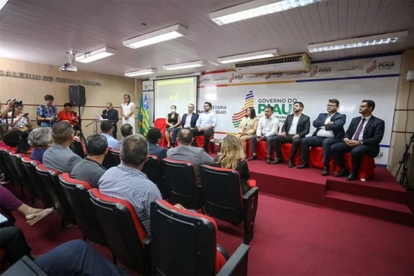 Governo do Piauí bate o martelo com sindicatos e reafirma reajuste salarial do funcionalismo público em 5%.