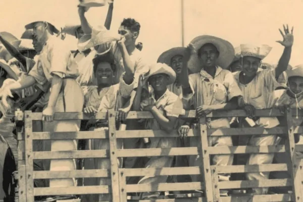 A longa marcha do soldado da borracha. por Pádua Marques.