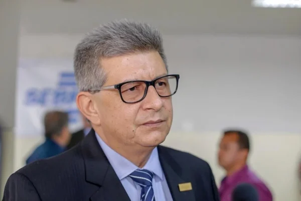 Cauteloso, Zé Filho só decide sobre candidatura a prefeito após conhecer decisão de Mão Santa.