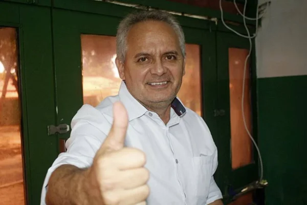 Beto Teles tenta voltar à Câmara Municipal como vereador pelo Partido Renovação Democrática.