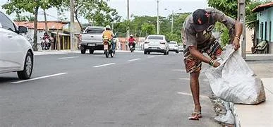 No Piauí, mais da metade dos municípios não têm catadores de lixo.
