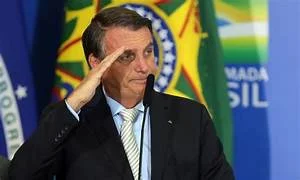 No pulo: PF vai apurar hospedagem de Bolsonaro na Embaixada da Hungria.