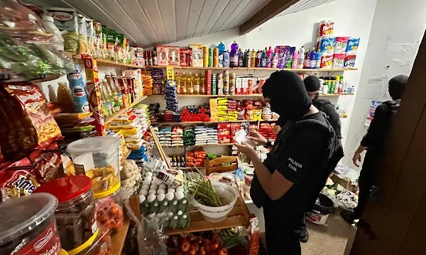 Polícia prende homem e mulher que traficavam drogas no João XXII em Parnaíba.