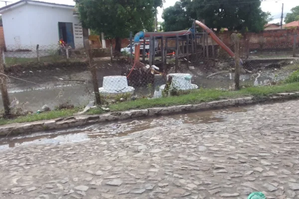 Chuva em Parnaiba dá uma trégua, mas tempo promete mais água no final do período.