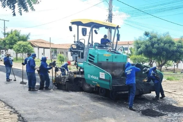 Governo do Piauí inicia mais pavimentação asfáltica em Parnaíba.