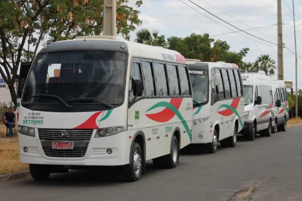 Deputados do Piauí defendem a suspensão do reajuste das passagens intermunicipais.