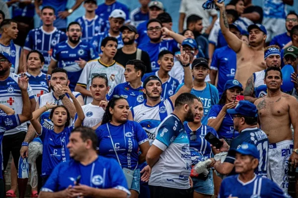 Parnahyba perde pênalti, frustra torcida e entrega campeonato piauiense ao Altos.
