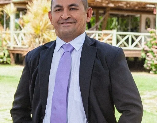 Poeta Sousa Filho lança dia 5 de maio seu livro Poemas Ébrios no Benitz Café.