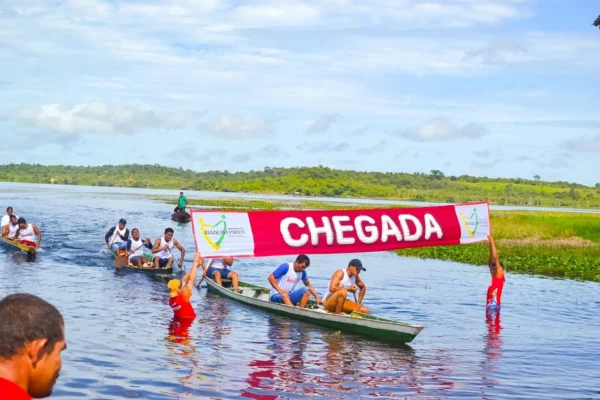 Joaquim Pires comemora o Dia do Trabalho com tradicional regata de canoas.