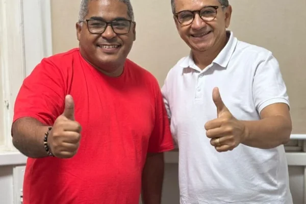 Dr. Hélio Oliveira escolhe seu vice para a disputa pela prefeitura de Parnaíba.