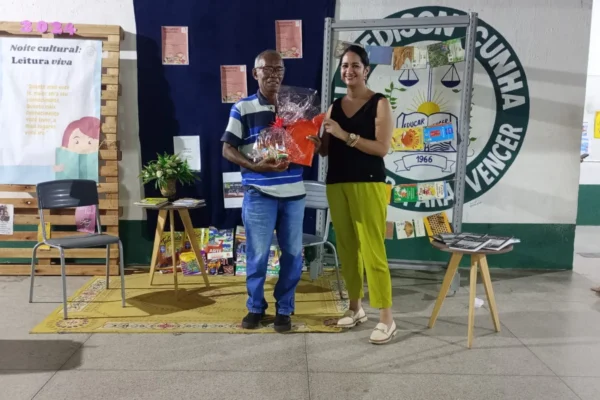 Escola Escola Edson Cunha promove encontro com escritores no projeto Leitura Viva.