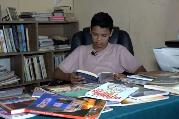 Adolescente de 13 anos vai integrar Academia Teresinense de Letras.