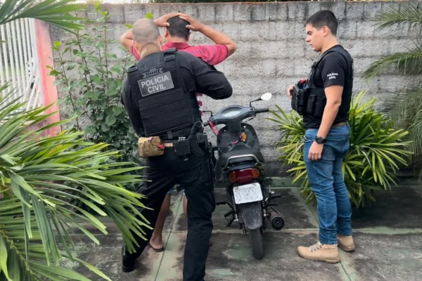 Suspeito de armazenar fotos e vídeos de pornografia infantil é preso em Cocal dos Alves.