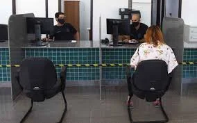 Comissão aprova reserva de sala para atendimento a mulheres em delegacias comuns.
