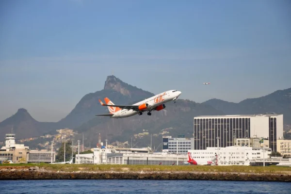 Programa de passagens aéreas acessíveis deve ser lançado em junho.