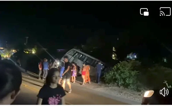 Ônibus com fiéis vindo de festejo em Carapebas, tomba nas proximidades de Luiz Correia.