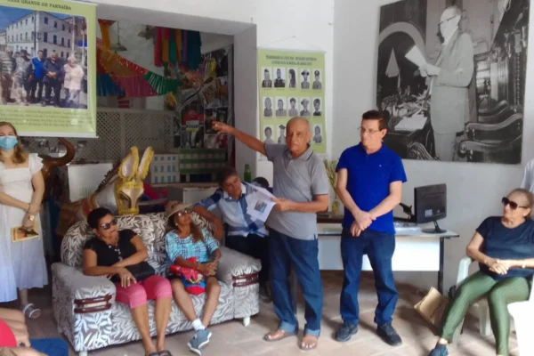 Casa Grande recebe banners sobra a história de Parnaíba.