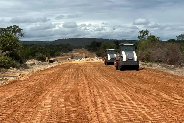 Estrada entre Domingos Mourão no Piauí e o Ceará tem investimento de R$ 30 milhões.