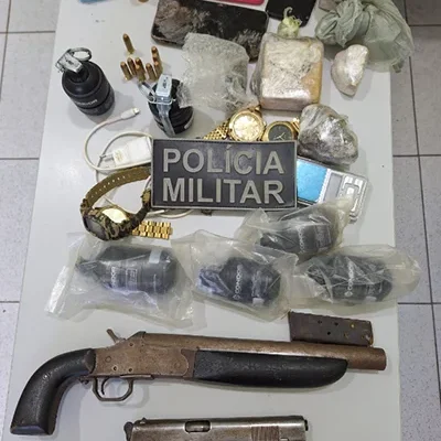 Adolescente é apreendido com granadas e armas e drogas em praia do Piauí.