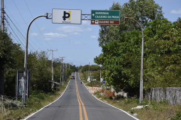 Inaugurado o asfaltamento de estrada de Barra Grande e Barrinha até Cajueiro da Praia.