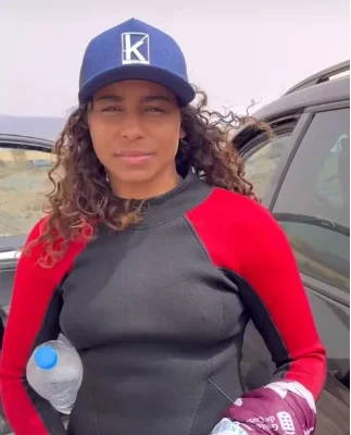 Kitesurfista de Barra Grande, Bia Silva comemora participação no Mundial de Big Air nas Canárias.