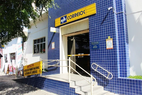 Correios anunciam programa de demissão voluntária e concurso público.