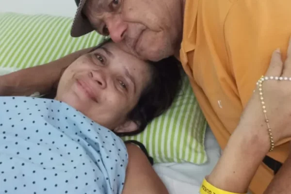 Estado de saúde de radialista Christiane Albuquerque ainda inspira cuidados.