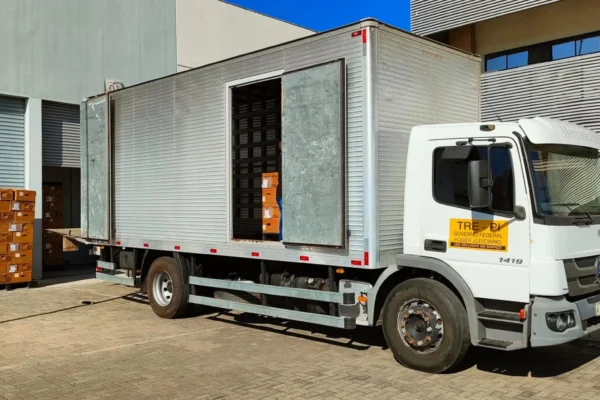 Tribunal Regional Eleitoral do Piauí inicia envio de urnas eletrônicas para cidades do interior.