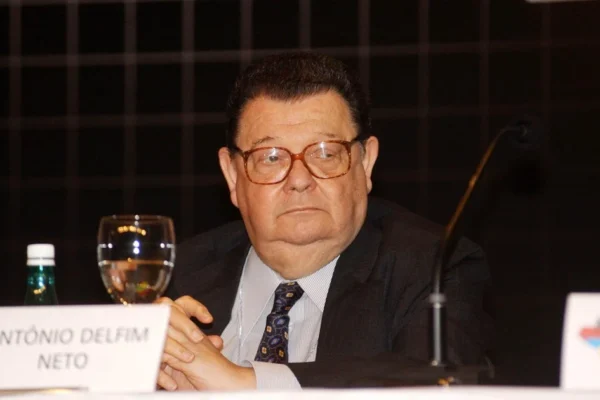 Morre, aos 96 anos, o ex-ministro Delfim Netto.