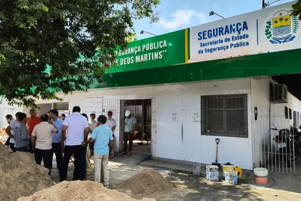 Instituto de Identificação de Parnaíba atende provisoriamente no colégio Joaz Rabelo. 