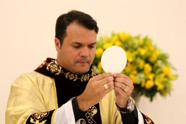 No aniversário de Parnaíba tem Leo Santana, Claudia Leite e padre Alessandro Campos.