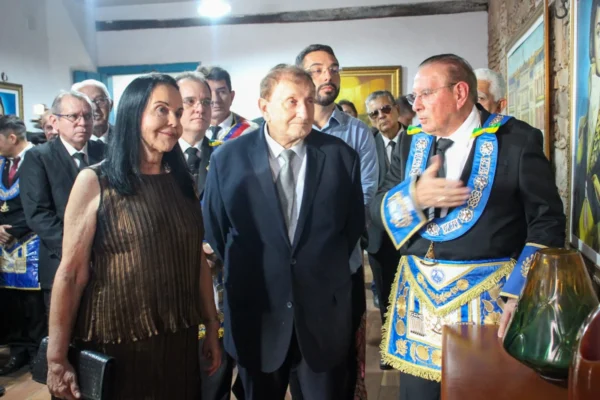 Projeto garante acesso gratuito de idosos a museus.
