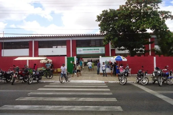 Escola Polivalente em Parnaíba se destaca entre as melhores do ensino público no Piauí.