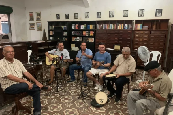 UMA NOITE NO GABINETE DE LEITURA EM PARNAÍBA. Vicente de Paula Araújo Silva
