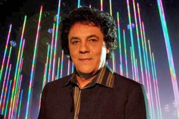 Wanderley Cardoso fará show no Teatro Saraiva dia 25 de outubro.
