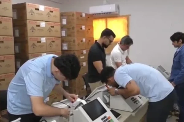Urnas eletrônicas para as eleições já chegaram à Parnaíba.