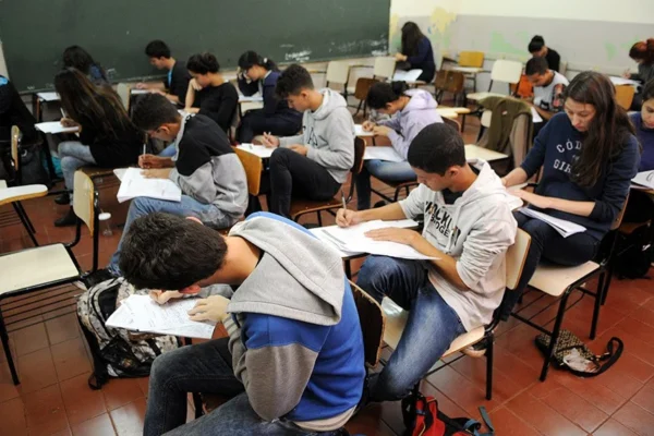 Senado aprova regras para mais transparência e controle social no ensino.