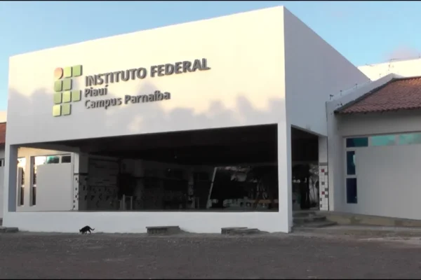 Inscrições de seletivo do IFPI que oferece bolsas em dinheiro encerram nesta segunda-feira.