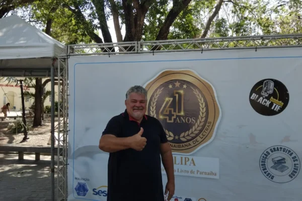 Academia prepara espaço par a  II Feira do Livro de Parnaíba, nesta segunda e terça feiras.