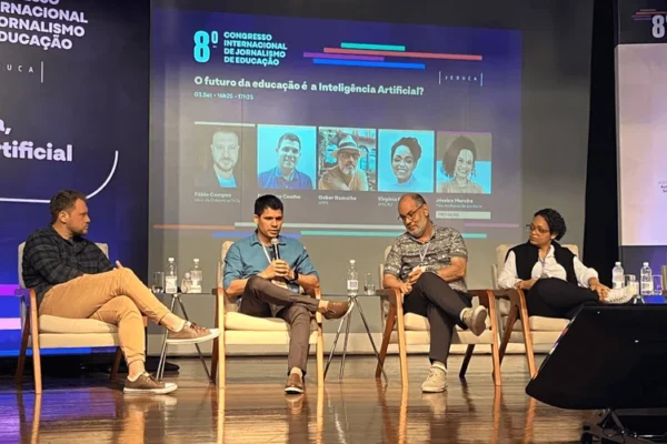 Professor do Liceu Parnaibano é destaque em congresso internacional em São Paulo. 