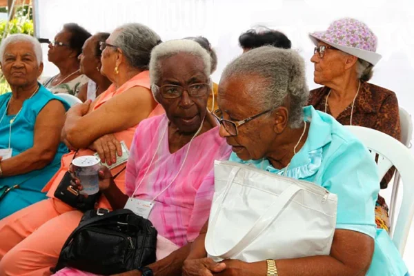 Currículos escolares vão destacar feitos das mulheres para a sociedade.