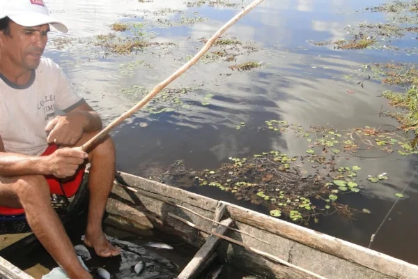 Projeto autoriza a pesca de subsistência no período de defeso.