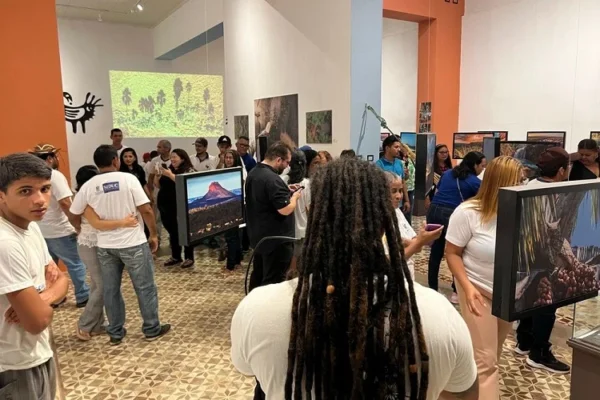Exposição fotográfica de Chico Rasta fica aberta até 3 de novembro na Caixeiral.