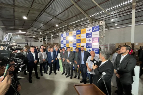 Pacientes crônicos da rede estadual no Piauí vão receber medicações pelos Correios.