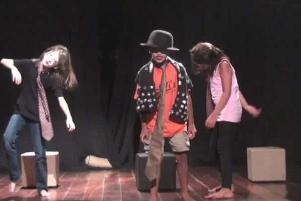 Teatro Saraiva abre inscrições para curso de iniciação teatral em Parnaíba.