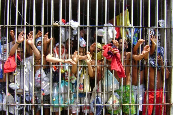 etentos tentam fugir da Penitenciária Parnaíba, se aproveitando do movimento das eleições.