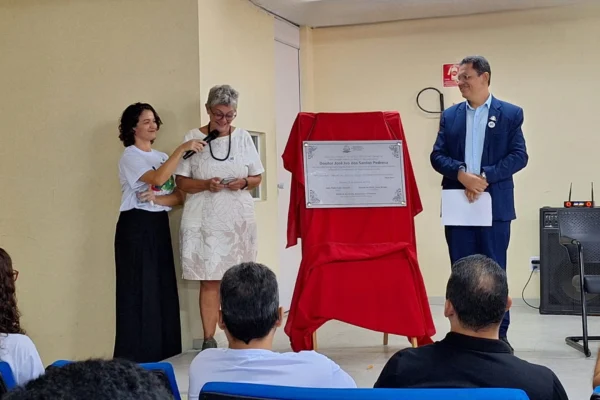 UFDPar celebra 10 anos do curso de Medicina e presta homenagem ao professor José Ivo Pedrosa.